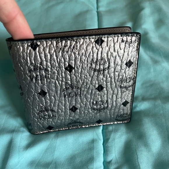 MCM men’s bifold wallet - Picture 2 of 11